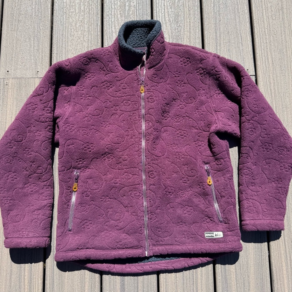 REI Fleece Jacket Womens Full Zip Purple with Quilted Flower design. Size Medium